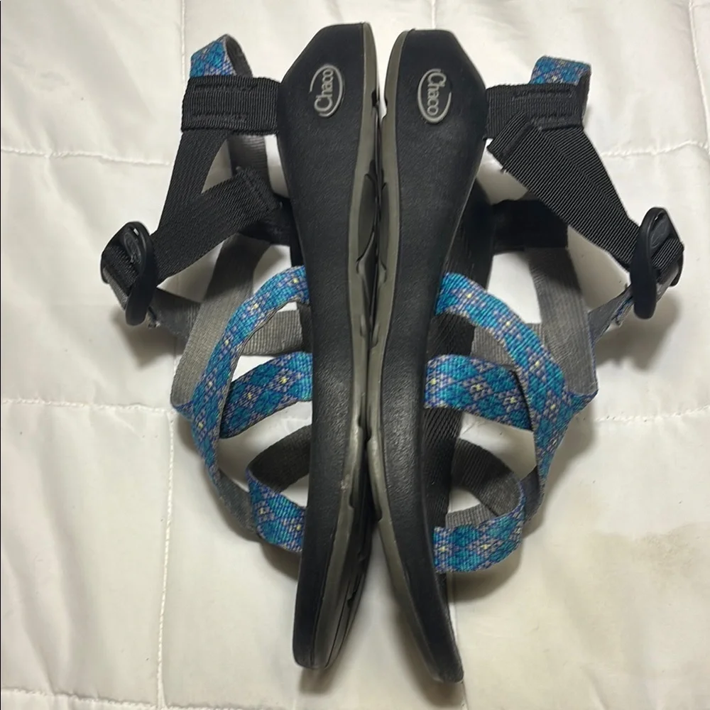 Chaco Z2 Yampa Vibram sandals Black Sandals with Blue Patterned Straps - Picture 2 of 14